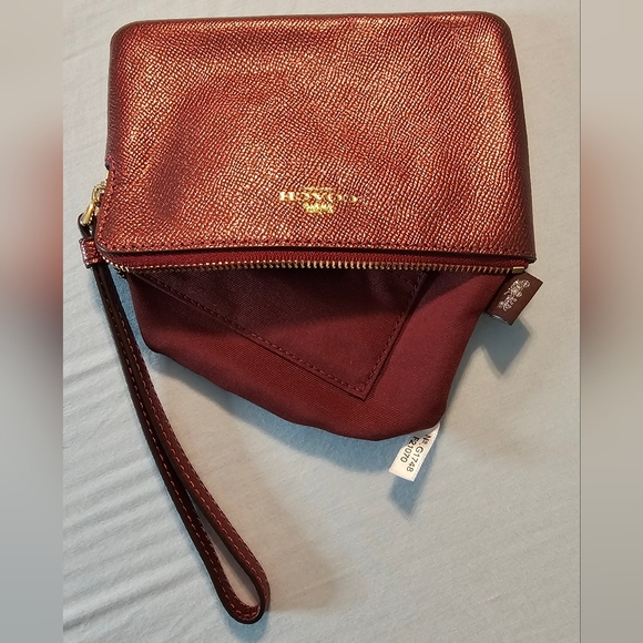 Coach Metallic Cherry Leather wristlet New without tags - Picture 5 of 16